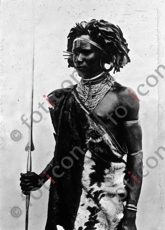Massai-Krieger | Maasai Warrior - Foto foticon-simon-192-060-sw.jpg | foticon.de - Bilddatenbank für Motive aus Geschichte und Kultur